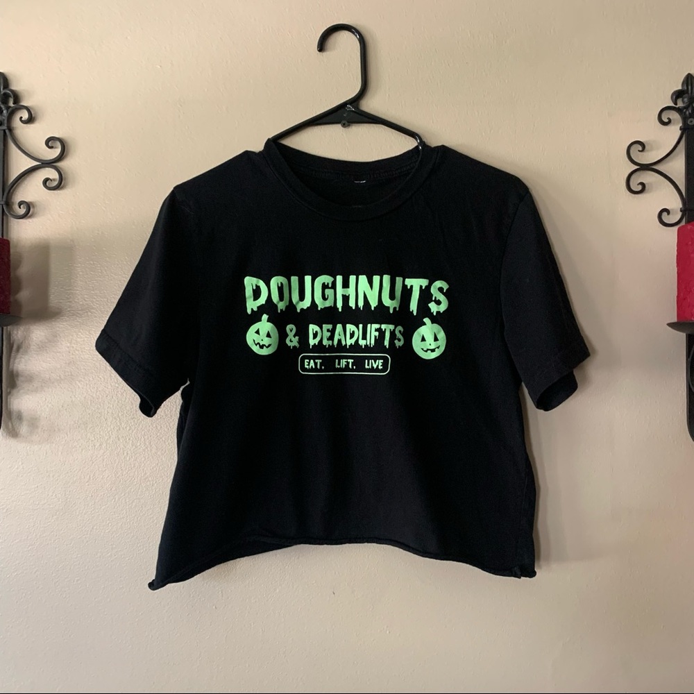 Doughnuts and Deadlifts Black Cropped Shirt with Pumpkins Size M
